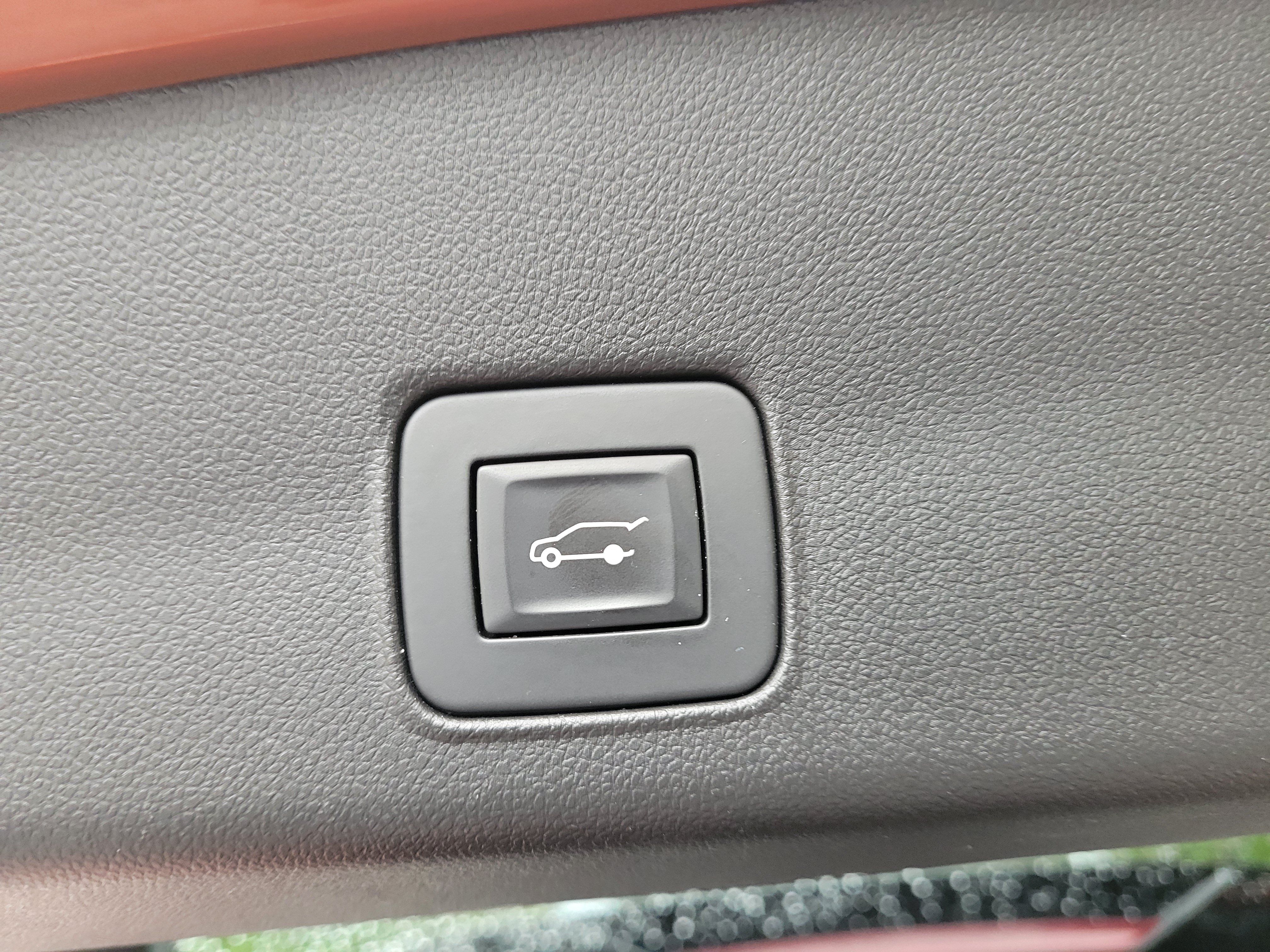Certified 2023 Chevrolet TrailBlazer ACTIV w/ Sun and Liftgate Package FWD image 8