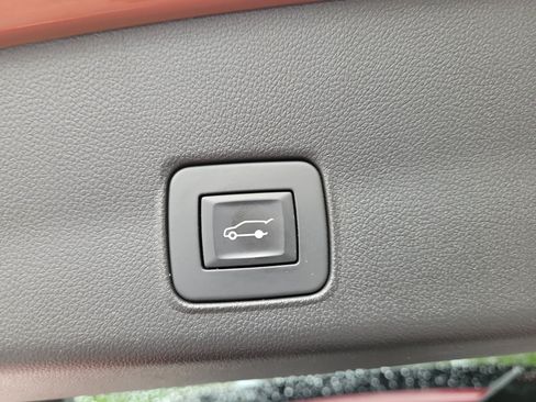 Certified 2023 Chevrolet TrailBlazer ACTIV w/ Sun and Liftgate Package FWD image 8