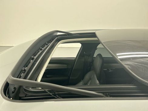 Used 2024 Volvo V90 B6 Cross Country Ultimate image 21