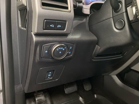 Used 2018 Ford F150 Raptor w/ Equipment Group 802A Luxury image 17