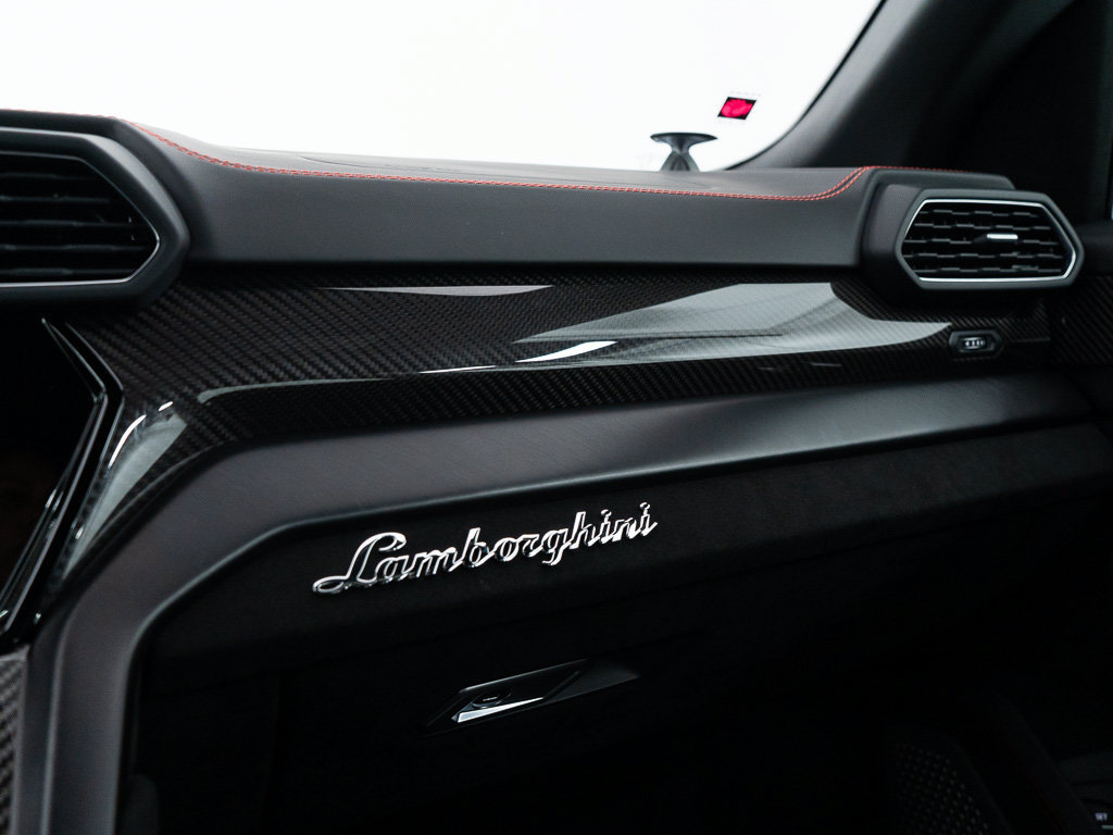 Used 2024 Lamborghini Urus Performante AWD/4WD image 39