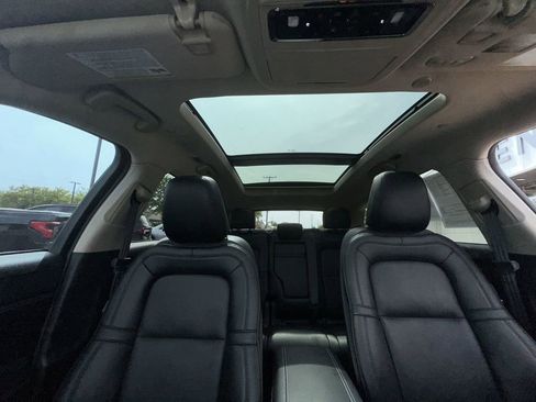 Used 2025 Lincoln Corsair FWD w/ Equipment Group 101A image 16