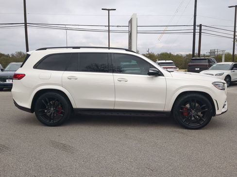 Used 2022 Mercedes-Benz GLS 450 4MATIC image 2
