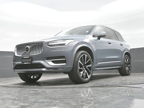 Used 2023 Volvo XC90 B6 Plus AWD/4WD image 26