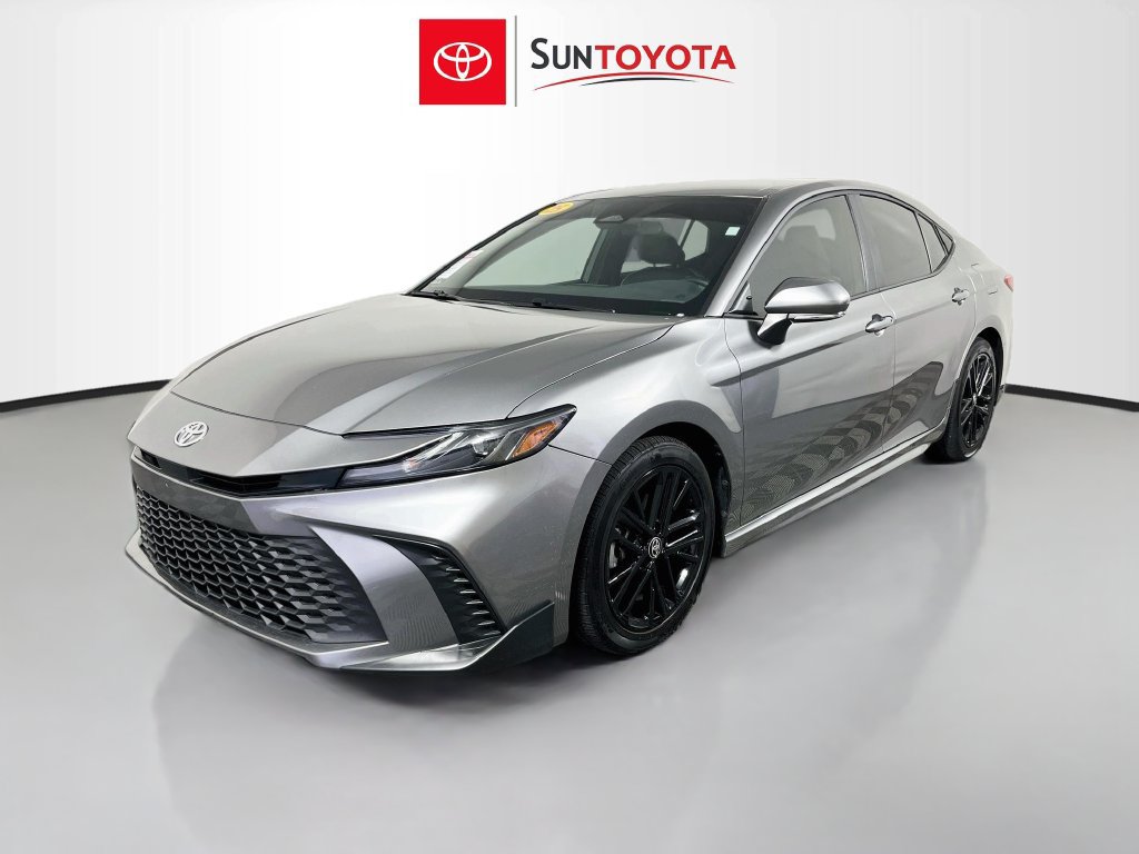 Used 2025 Toyota Camry SE FWD image 7