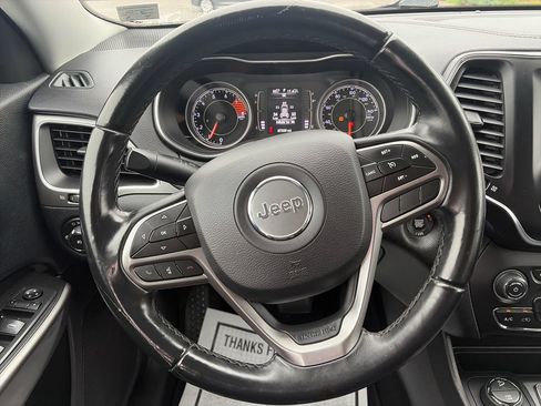 Used 2019 Jeep Cherokee Latitude Plus AWD/4WD image 15