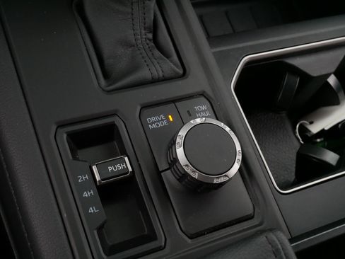 Used 2024 Toyota Tundra Limited AWD/4WD image 25