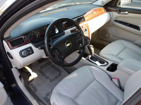Used 2011 Chevrolet Impala LT w/ Luxury Edition Package FWD image 9
