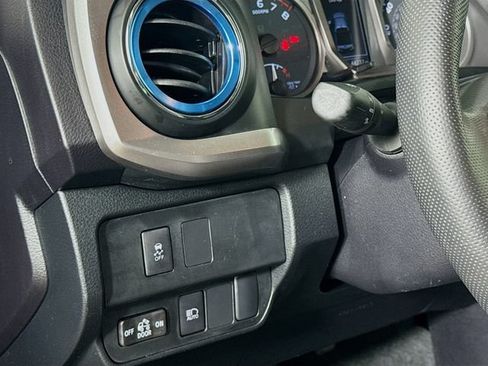 Used 2023 Toyota Tacoma SR5 AWD/4WD image 19