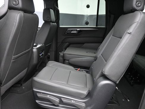 New 2026 Chevrolet Suburban LT w/ Comfort Package image 17