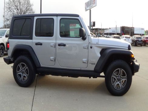 Certified 2019 Jeep Wrangler Unlimited Sport S AWD/4WD image 5