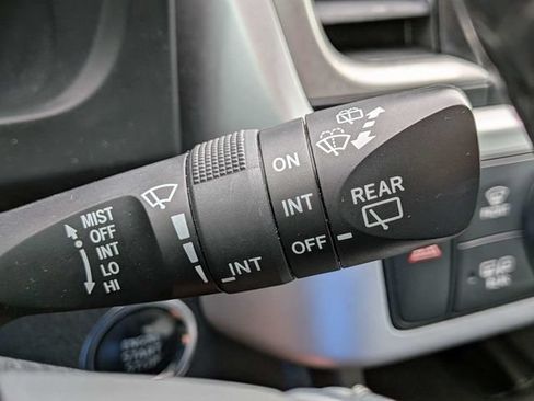 Used 2018 Toyota Highlander XLE FWD image 28