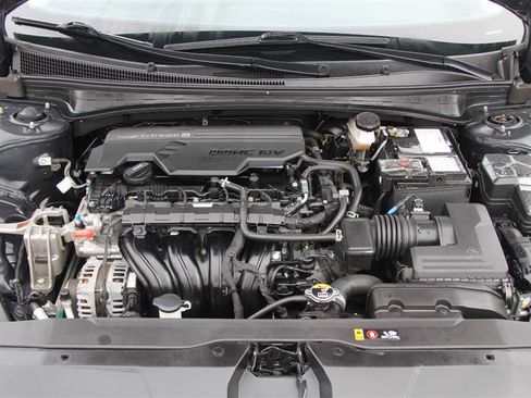 Used 2021 Hyundai Elantra SEL w/ Convenience Package FWD image 11