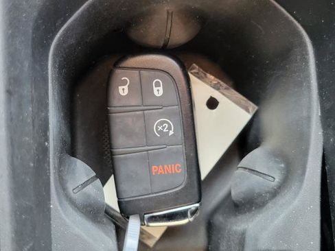 Used 2022 Jeep Compass Limited AWD/4WD image 23