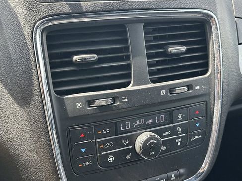 Used 2019 Dodge Grand Caravan GT FWD image 31