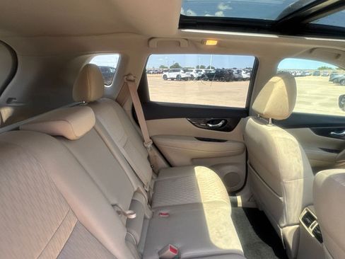 Used 2019 Nissan Rogue SV w/ Sun & Sound Touring Package FWD image 34