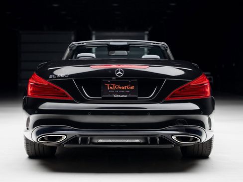 Used 2019 Mercedes-Benz SL 550 image 30