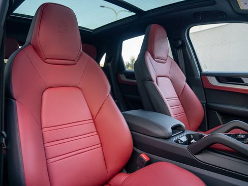 Certified 2026 Porsche Cayenne image 26