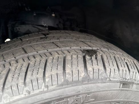 Used 2024 Ford Expedition Limited image 32