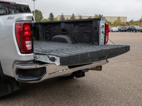 Used 2022 GMC Sierra 2500 SLE w/ SLE Value Package; image 9