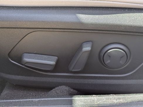 New 2026 Hyundai Elantra Limited FWD image 19