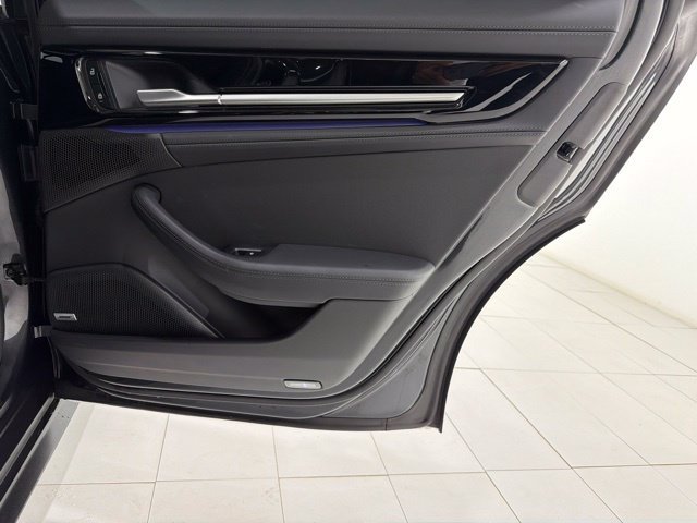 Used 2024 Porsche Panamera RWD image 21