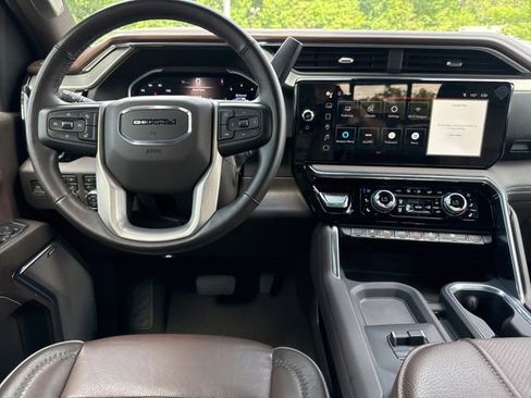 Used 2024 GMC Sierra 3500 Denali AWD/4WD image 28