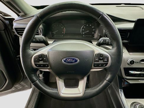 Used 2024 Ford Explorer XLT w/ Equipment Group 202A image 18