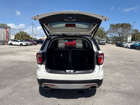 Used 2017 Ford Explorer Platinum image 29