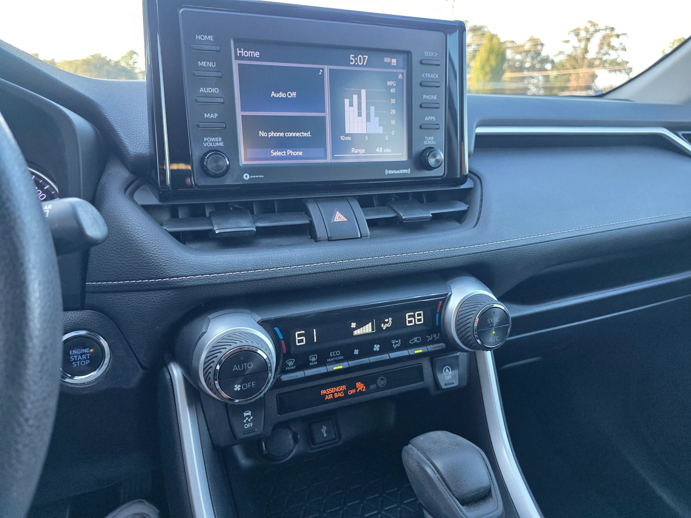 Used 2021 Toyota RAV4 XLE w/ Convenience Package FWD image 16