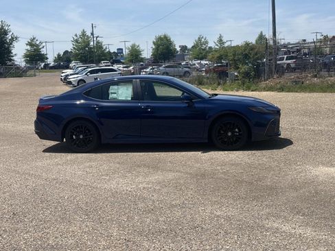 New 2026 Toyota Camry SE FWD image 2