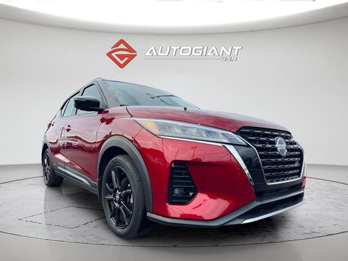 Used 2021 Nissan Kicks SR image 11