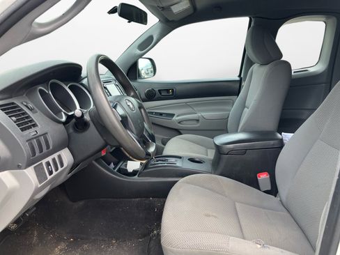 Used 2014 Toyota Tacoma 2WD Access Cab image 11