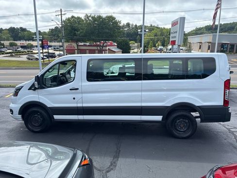 Used 2023 Ford Transit 350 XLT RWD image 4