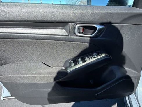 Used 2023 Honda Civic Sport image 18