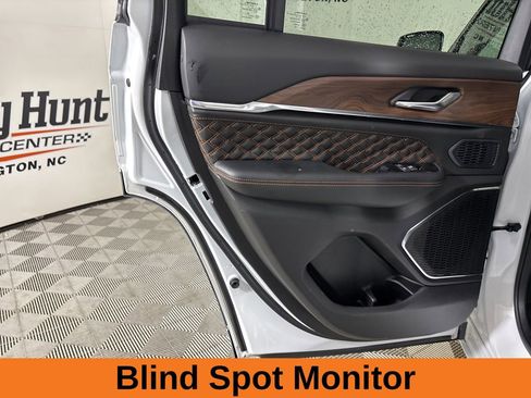 Used 2025 Jeep Grand Cherokee Summit image 22