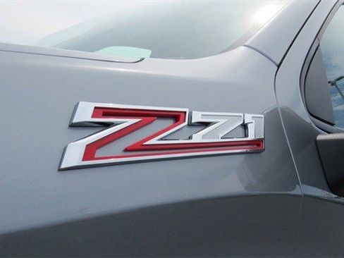 New 2024 Chevrolet Silverado 1500 Custom Trail Boss w/ LPO, Dark Essentials Package image 15