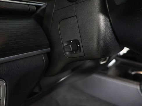 Used 2025 Mercedes-Benz GLE 350 4MATIC w/ AMG Line Exterior image 36