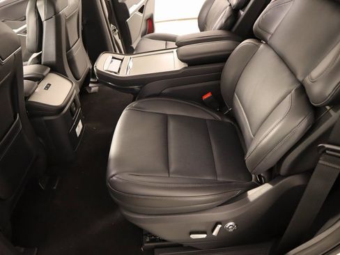 New 2025 Lincoln Navigator Reserve AWD/4WD image 12