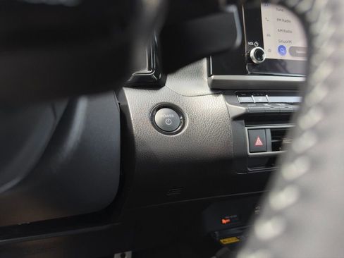 Used 2025 Toyota Camry SE w/ Convenience Package image 12