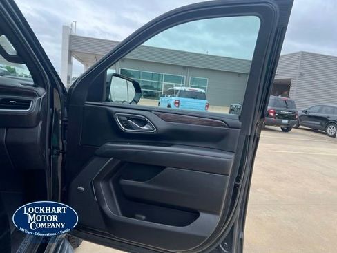 Used 2021 Chevrolet Tahoe LT w/ LT Signature Plus Package RWD image 25