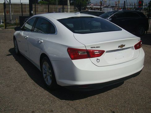 Used 2016 Chevrolet Malibu LT FWD image 3