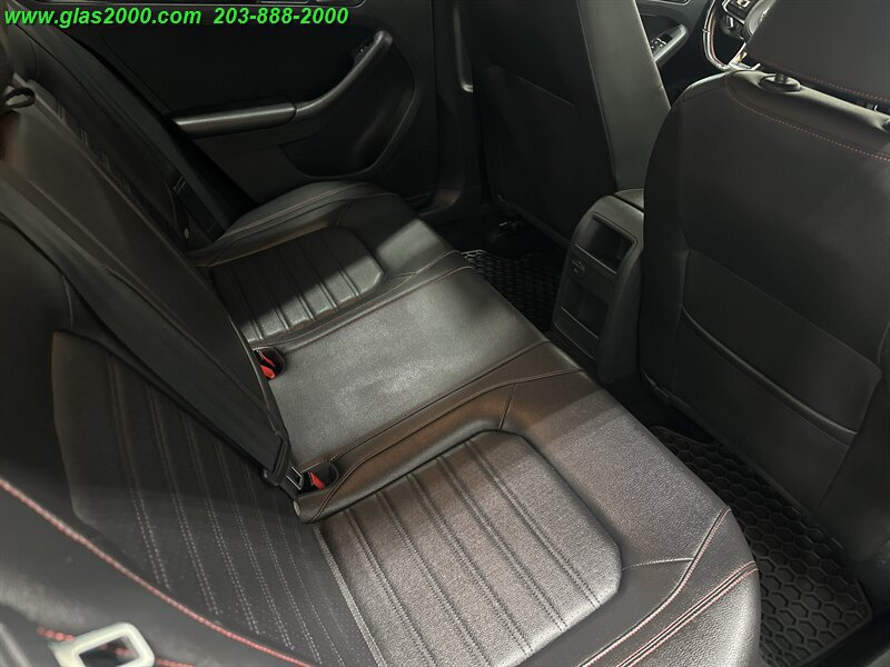 Used 2017 Volkswagen Jetta GLI FWD image 9