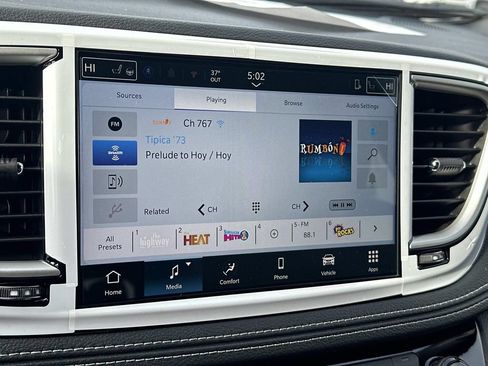 New 2026 Chrysler Pacifica Select FWD image 3