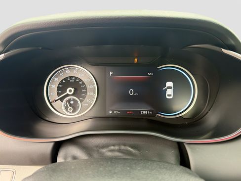 Used 2023 Genesis G70 2.0T image 38