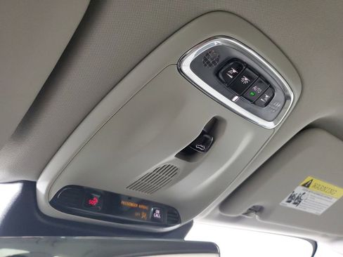 Used 2018 Volvo XC60 T5 Momentum w/ Vision Package image 36