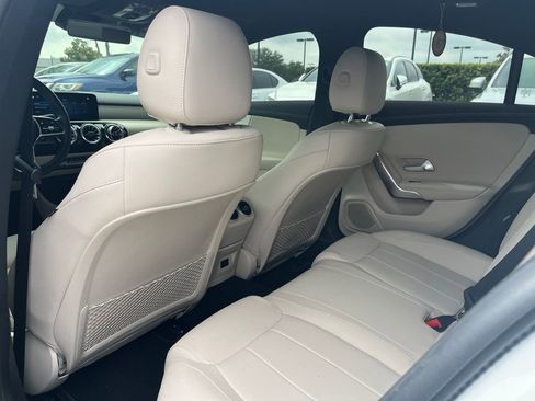 Used 2022 Mercedes-Benz CLA 250 image 3