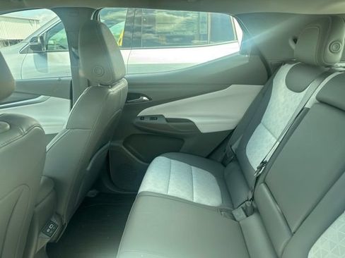 Used 2023 Chevrolet Bolt EUV Premier w/ Sun & Sound Package FWD image 7