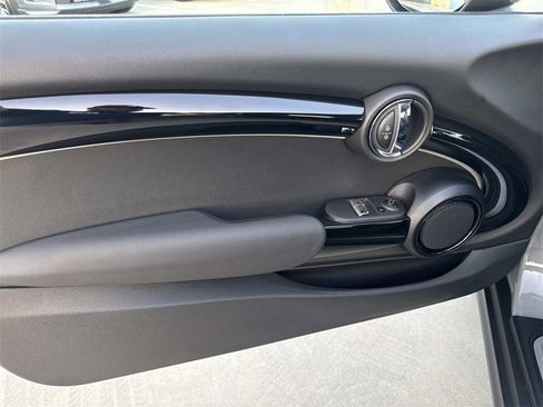 Used 2022 MINI Cooper SE image 9