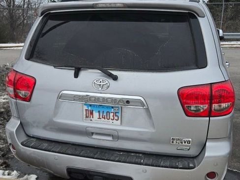 Used 2014 Toyota Sequoia Platinum image 2